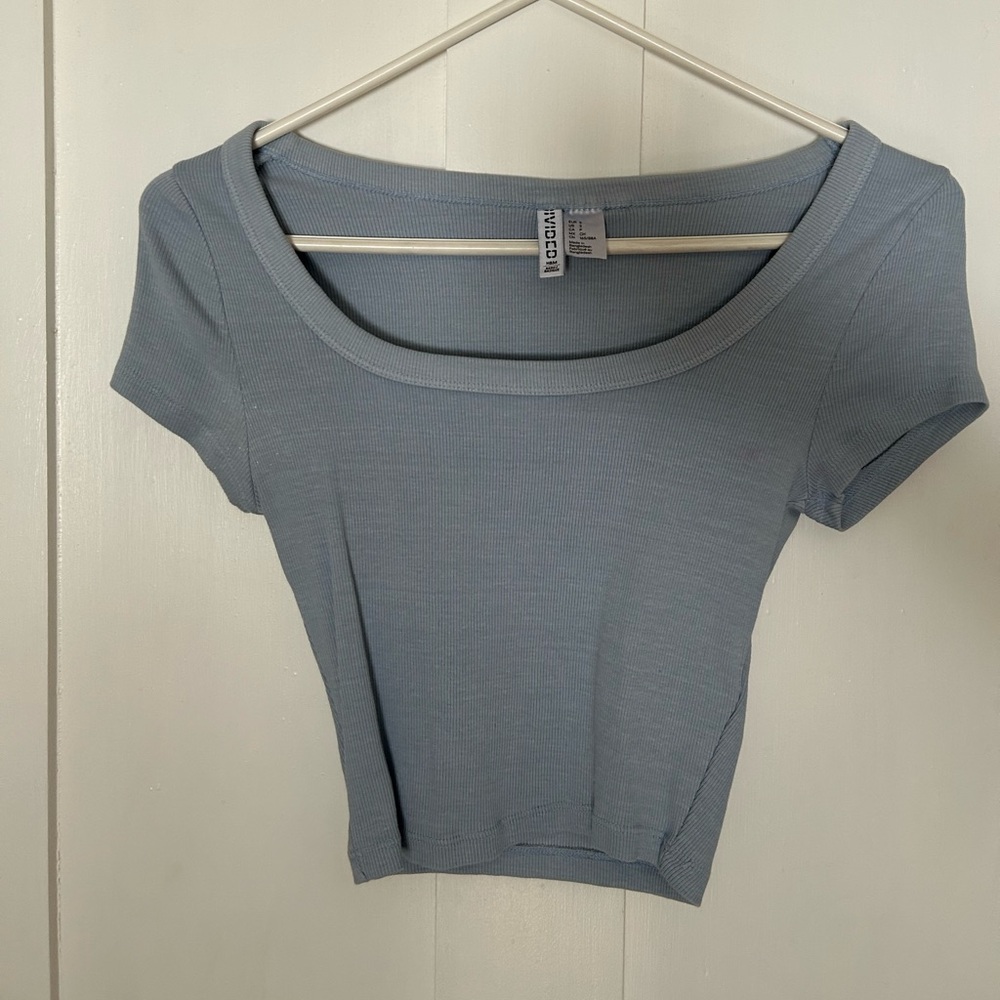 Women’s Casual Contoured Scoop Neck Top